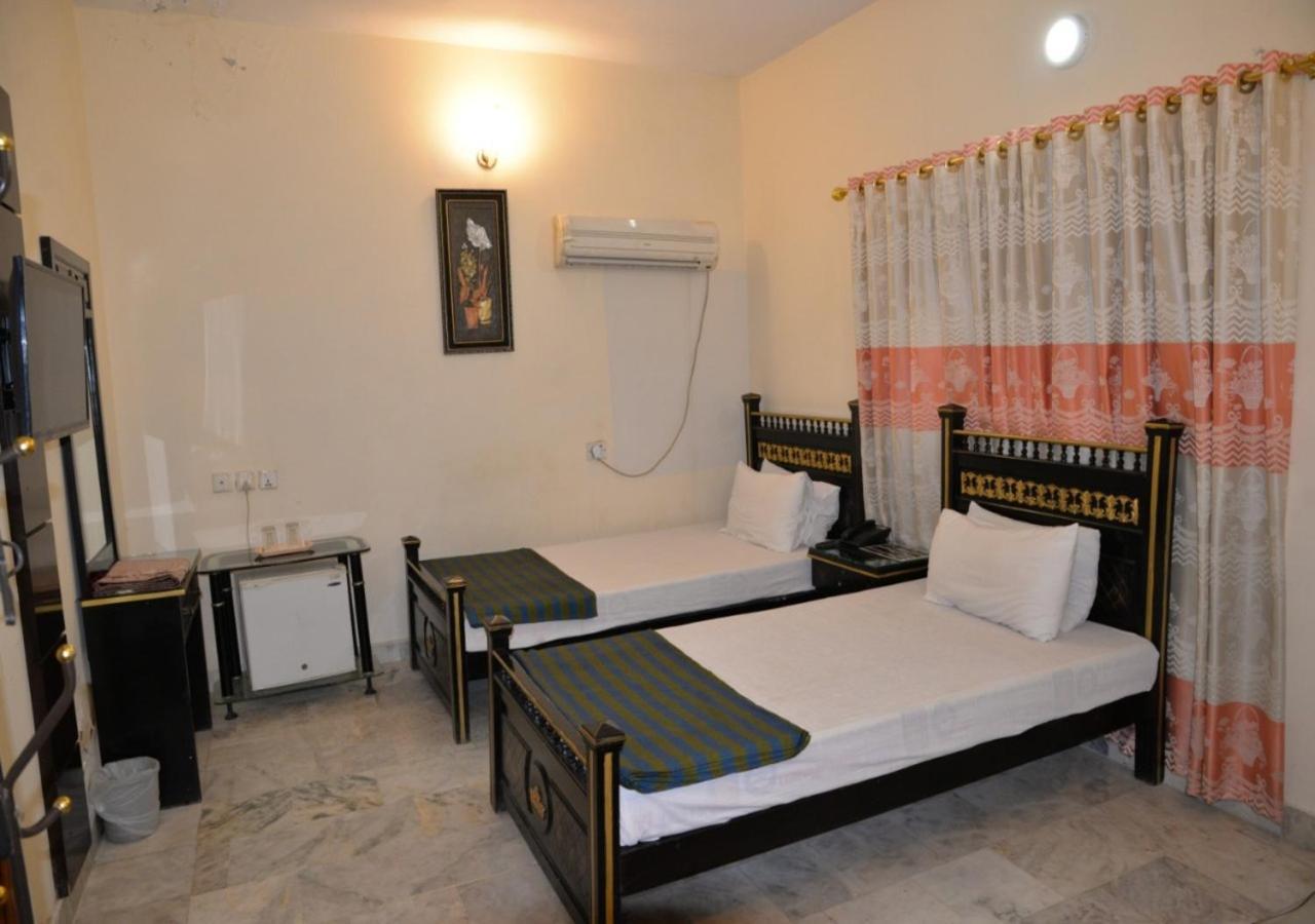 Step Inn Hotel Sukkur Exterior photo